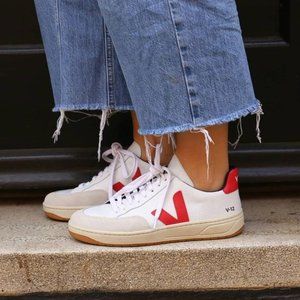 NWOT Veja V12 White/Red EU 38 Size 7